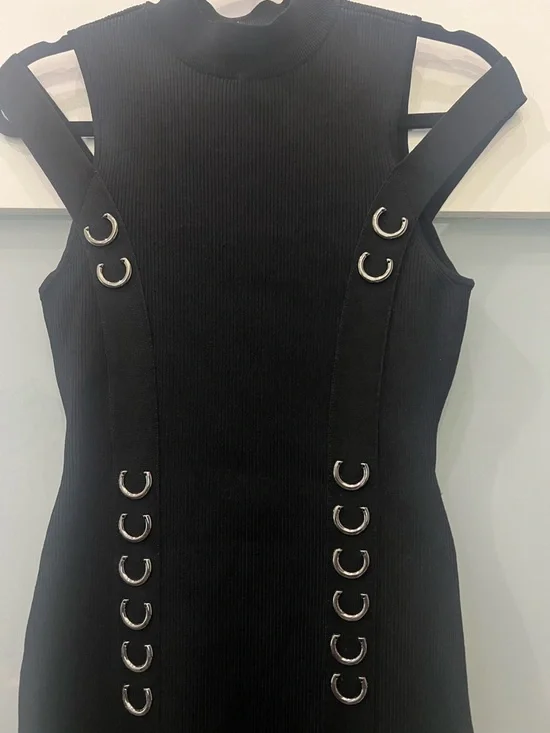 GUESS Sleek Black Sleeveless Sweater Fitted Dress w/Silver Ring Detail Size JM - Picture 2 of 3